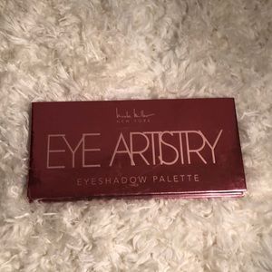 Nichole Miller Eye Artistry eyeshadow palette